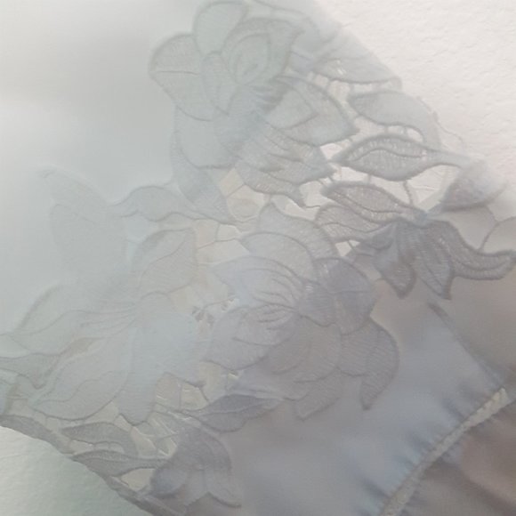 Calvin Klein Button Down Top w/Detail on Sleeves - Picture 5 of 8